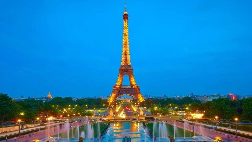 أفضل 6 انشطة عند زيارة برج ايفل في باريس فرنسا