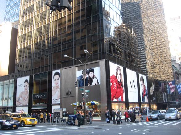 new york shopping malls 1 - أفضل 5 من اماكن التسوق في نيويورك امريكا