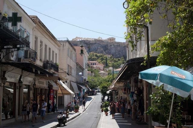 منطقة بلاكا اثينا من اشهر الاماكن السياحية في اثينا اليونان