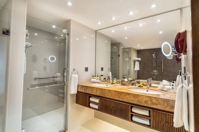 يقدم فندق الريجنسي البحرين انتركونتيننتال غرفاً مميزة بإطلالات على مدينة المنامة يقدم فندق الريجنسي البحرين انتركونتيننتال غرفاً مميزة بإطلالات على مدينة المنامة