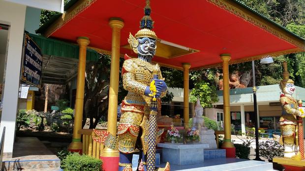 معبد كهف النمر في تايلاند كرابي