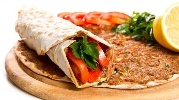 اشهر 10 اكلات تركية عليك تجربتها 3 اكلات تركية لحم معجون