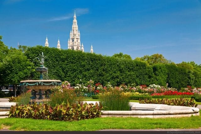 حديقة الزهور من اجمل حدائق فيينا النمسا