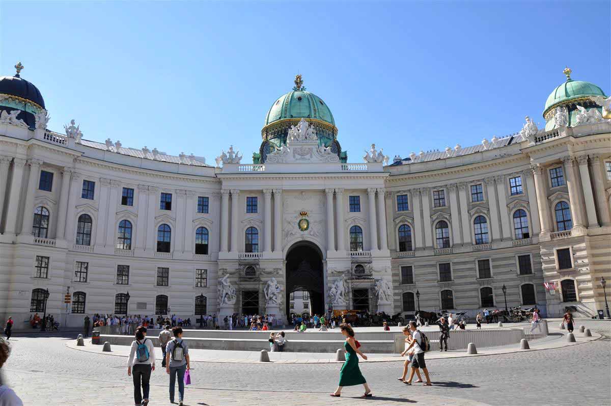 قصر هوفبورغ من اهم معالم فيينا