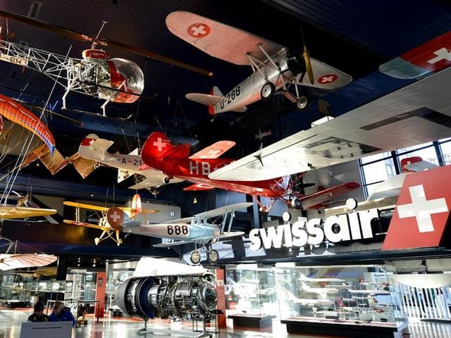 متحف المواصلات في سويسرا لوزيرن من اجمل الاماكن السياحية في لوزيرن