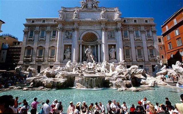 نافورة تريفي من اجمل الاماكن السياحية في  روما الايطالية - صور مدينة روما