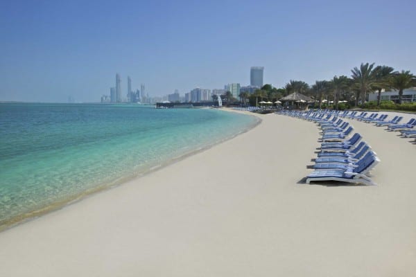 شواطئ ابوظبي من اهم الاماكن السياحية في  ابوظبي