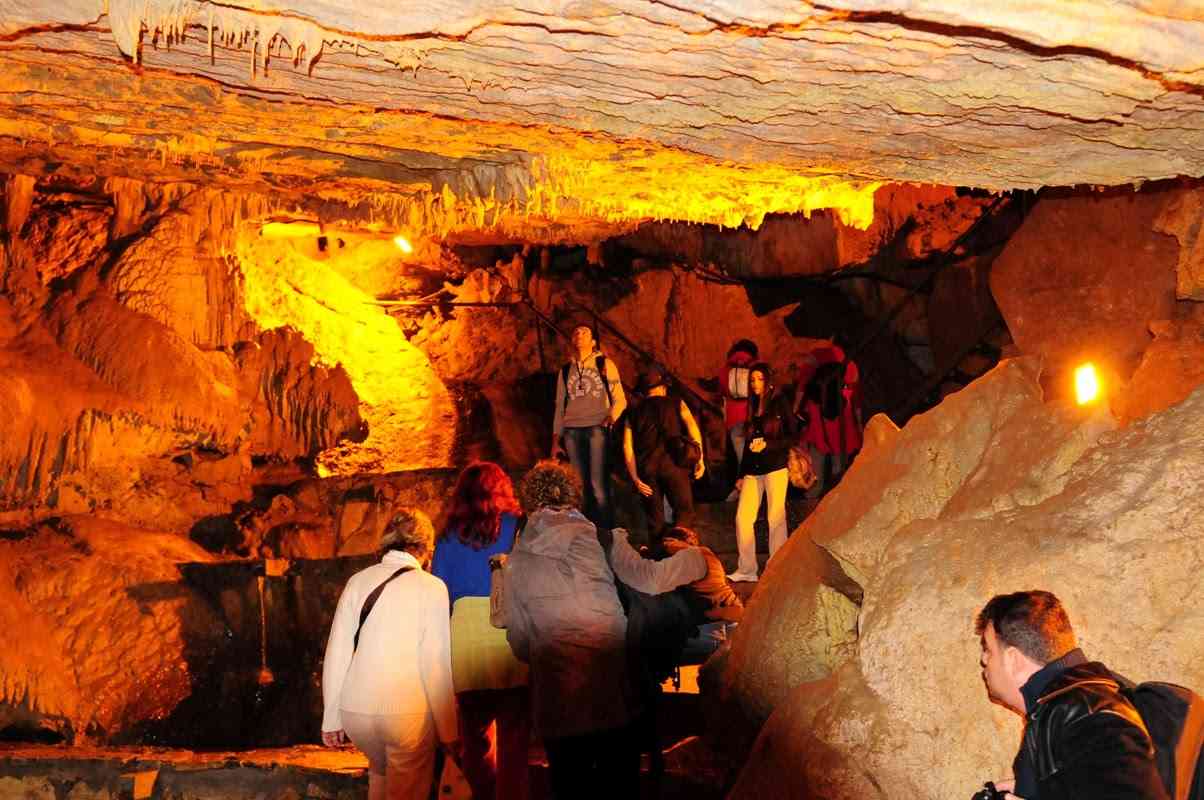 السياحة في بولو تضم مدينة بولو تركيا مجموعة من المغاور الرائعة التي تُعَدّ من اهم معالم السياحة في بولو ابانت