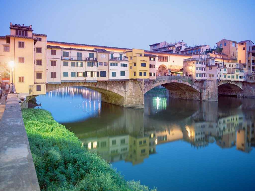 جسر بونتي فيكيو من اجمل الاماكن السياحية في فلورنسا