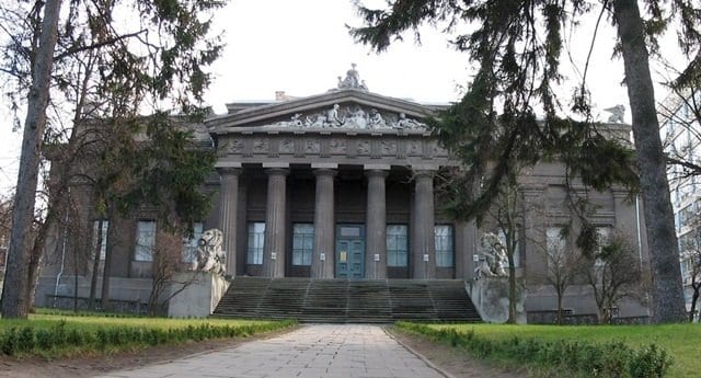 المتحف الوطني للفنون من اجمل الاماكن في كييف سياحة