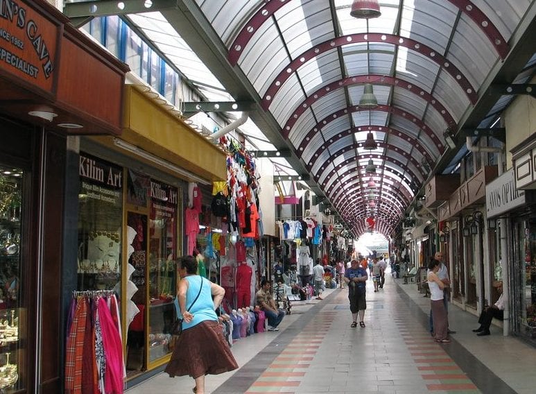 بازار مرمريس في مدينة مرمريس التركية هو احد الوجهات المحببة في السياحة في مرمريس تركيا 