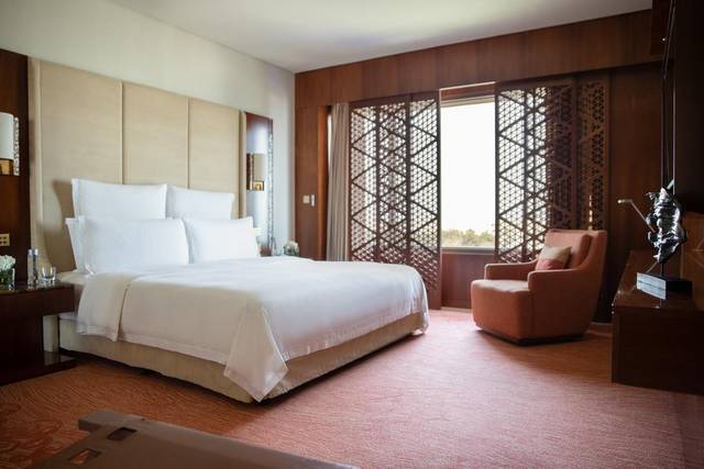 فندق الجميرا بالكويت يمتلك موقع مُميز جعلته الخيار الأمثل بين فنادق بالكويت مع مسبح خاص