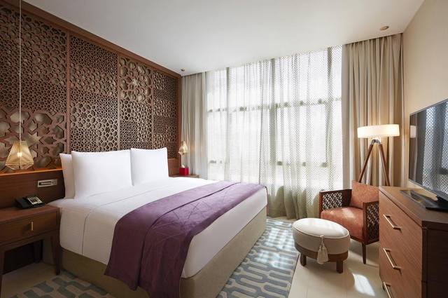 يبحث الكثيرون عن الفندق الافضل خمس نجوم الرياض لذلك فقد جمعنا قائمة بأفضل 10 فنادق 5 نجوم في الرياض.
