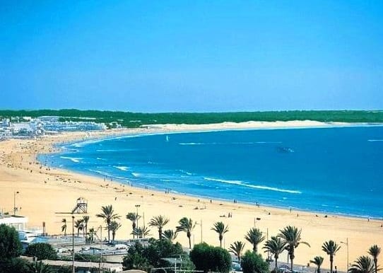 مشهد لشاطئ أغادير