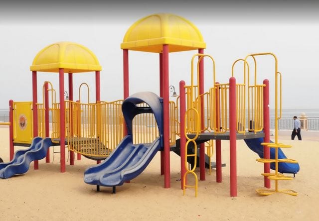 شاطئ النخيل في الجبيل من اهم شواطئ الجبيل