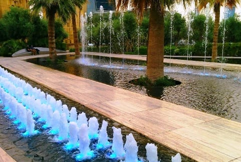 نوافير حديقة الشهيد في العاصمة الكويتية