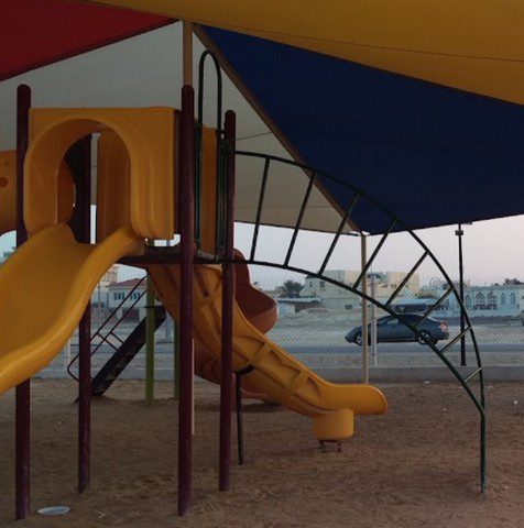 اماكن اللعب المخصصة للأطفال على الشاطئ