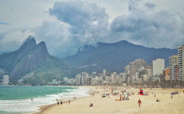 أفضل 4 أنشطة توفرها لك زيارة شاطئ أربادور ريو دي جانيرو