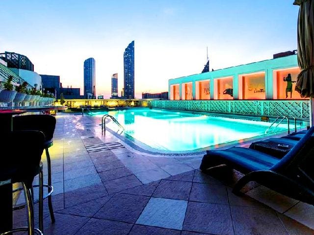 توفر عدة فنادق شبابية في ابوظبي مساخات إقامة متنوعة ومخدماتٍ مميزة، مع مرافق ترفيهية