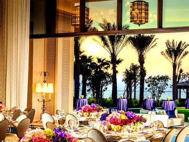 يوجد العديد من فنادق في جميرا بيتش دبي التي تضم مرافق رائعة ولا سيّما فندق الفور سيزون.