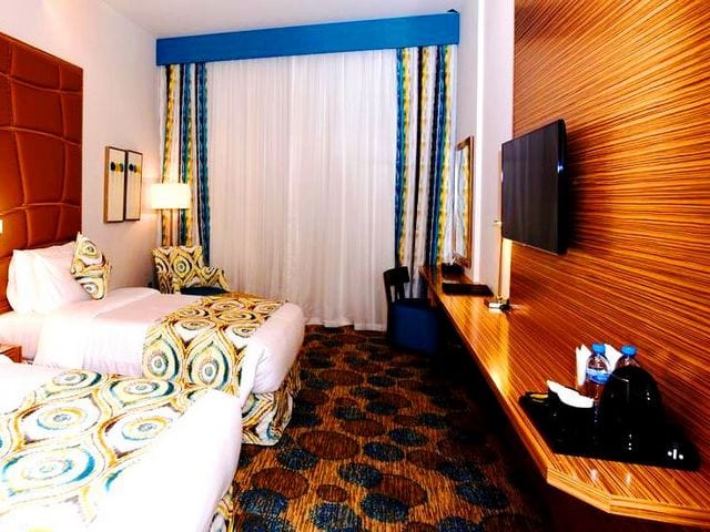 تمتاز غرف فندق بيرل كريك دبي بمستلزماتها المتكاملة