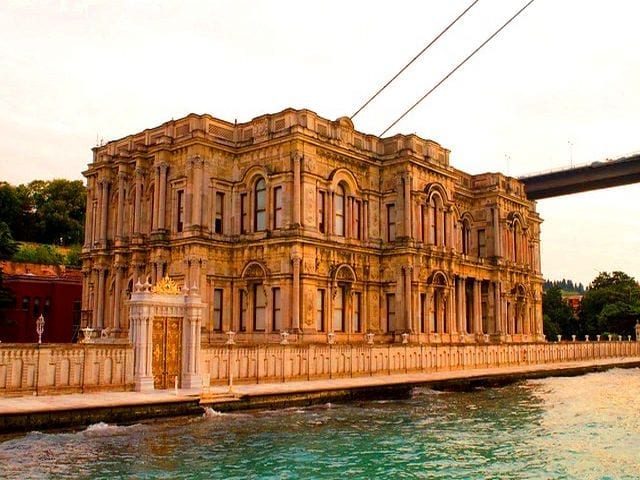 قصر بيلار بيه من قصور اسطنبول وأحد اماكن اسطنبول السياحية التاريخية