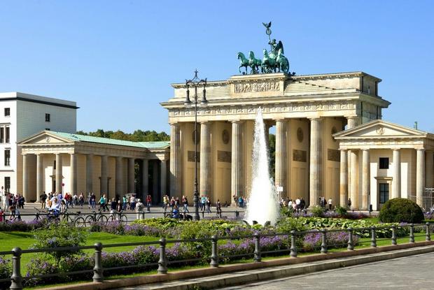 بوابة برلين من اشهر معالم برلين السياحية