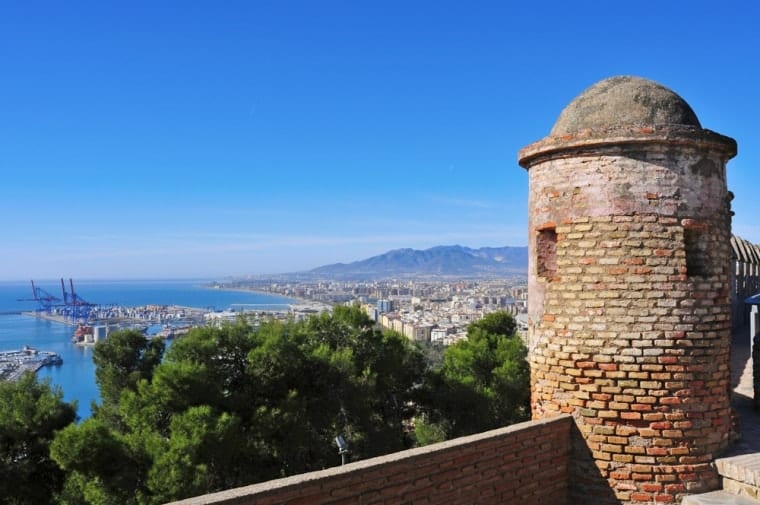 قلعة جبل المنارة من أفضل الاماكن السياحية في ملقا