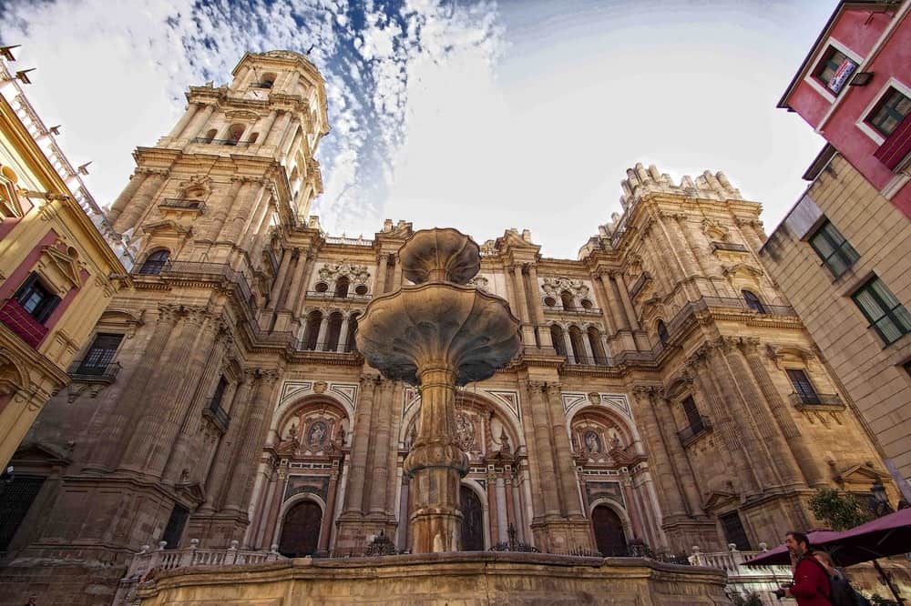 كاتدرائية ملقا من اهم معالم السياحة في اسبانيا ملقا
