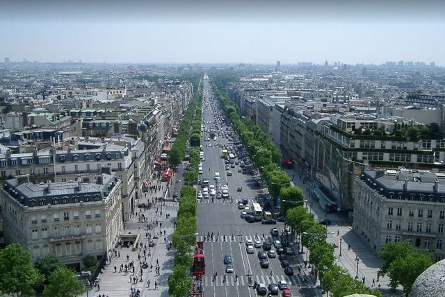 اشهر شارع في باريس