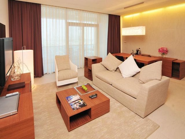 تضم دبي شقق فندقية ضخمة تتصدرها شقق فندقية مارينا دبي بمواقعها المركزية وتجهيزاتها الفخمة.