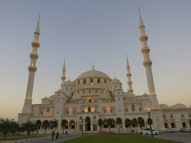 مسجد الشيخ زايد بالفجيرة الامارات