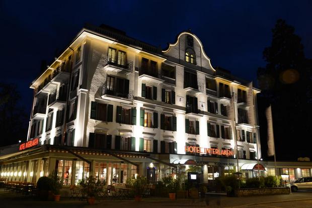 إطلالات رائعة يوفرها فندق انترلاكن في سويسرا