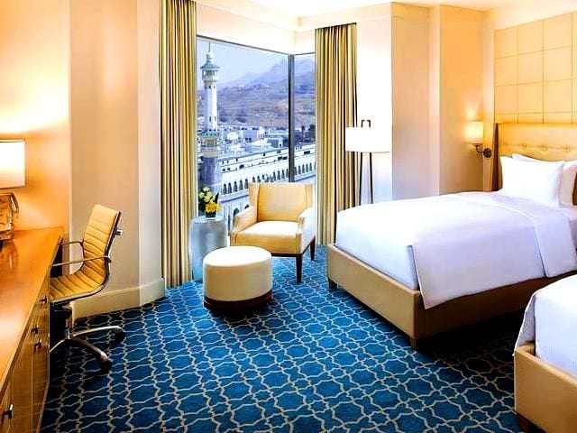 تعتبر الفنادق في الحرم من أفضل فنادق مكة لما توفره من خدماتٍ شاملة