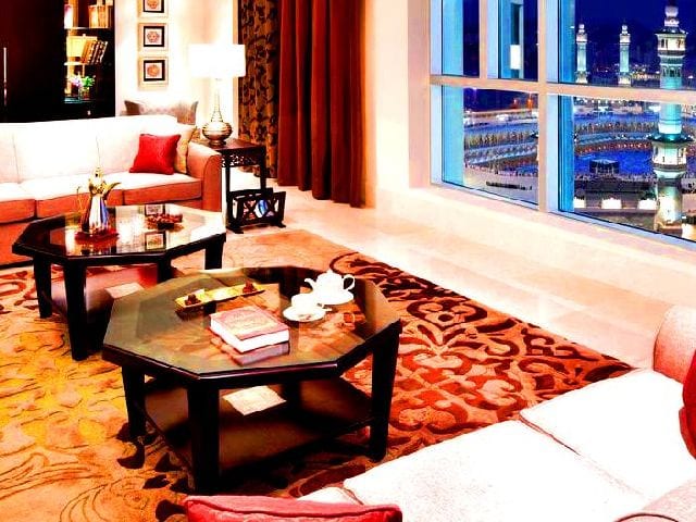 تقع الفنادق في الحرم أبرز فنادق مكة المكرمة بالقرب من المقدسات الإسلامية