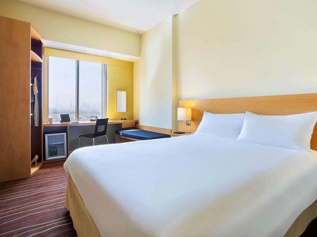 تعتبر غرف فندق ايبس ديرة دبي واسعة ونظيفة