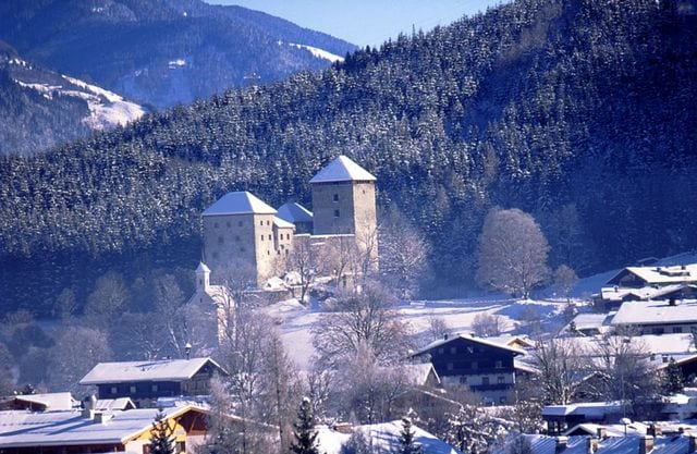 قلعة كابرون في النمسا