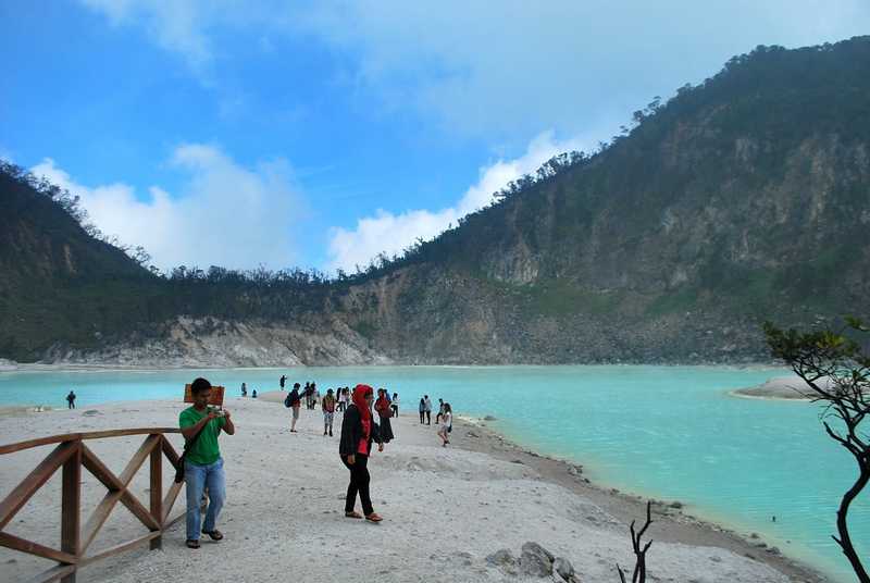 بحيرة كاواه بوتيه من أفضل الاماكن السياحية في باندونق اندونيسيا