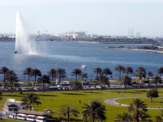  بحيرة خالد في الشارقة