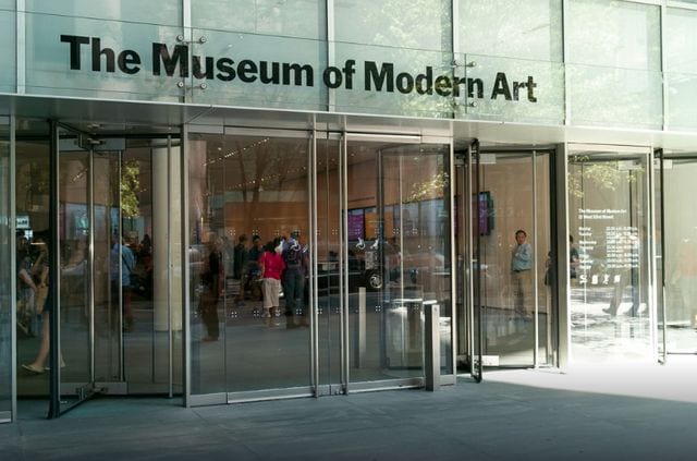 متحف الفن الحديث في منطقة كينجستون لندن 