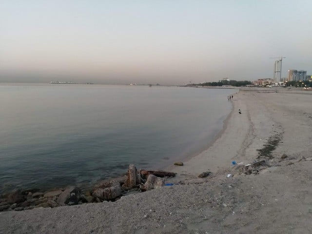 شاطئ المهبولة الكويت