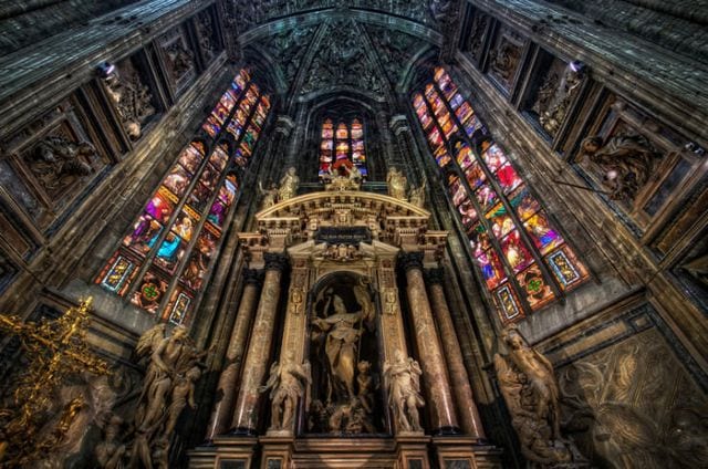 كاتدرائية ميلانو من أفضل الاماكن السياحية في ميلان ايطاليا