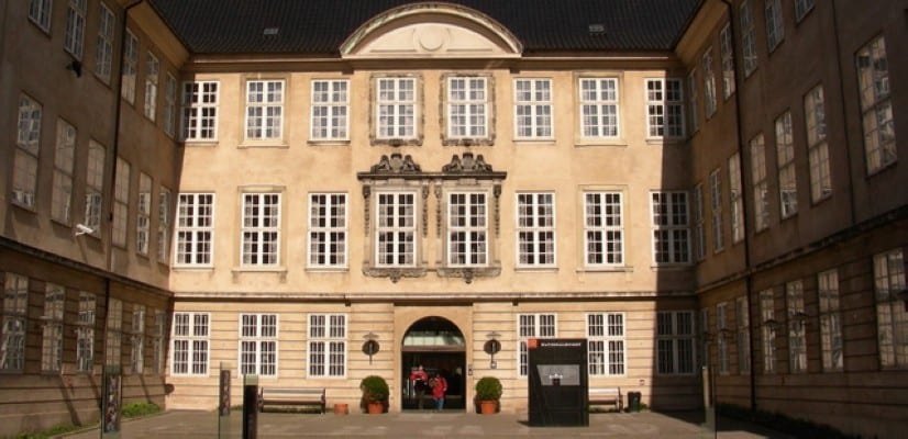 المتحف الوطني الدنماركي من أفضل الاماكن السياحية في الدنمارك كوبنهاجن