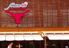 مطعم نصرت اسطنبول من مطاعم اسطنبول التي ننصحك بتجربتها