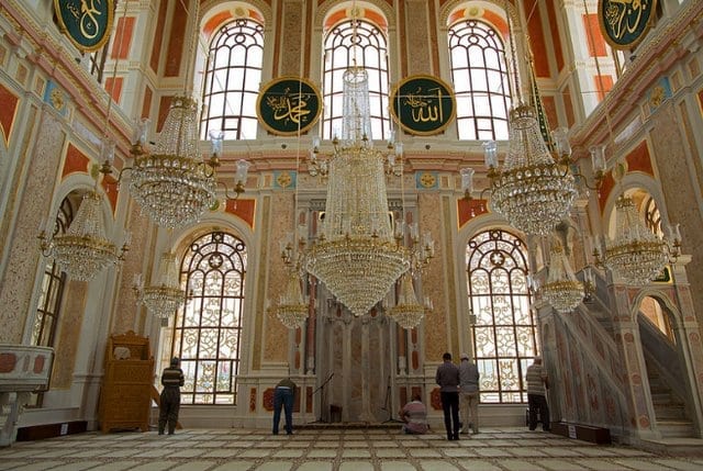 جامع اورتاكوي اسطنبول