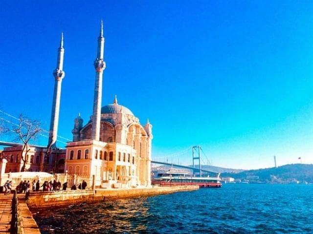 جامع اورتاكوي اسطنبول تركيا