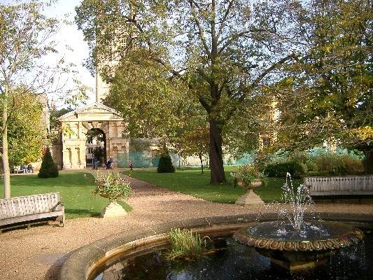 حديقة جامعة اكسفورد النباتية في انجلترا