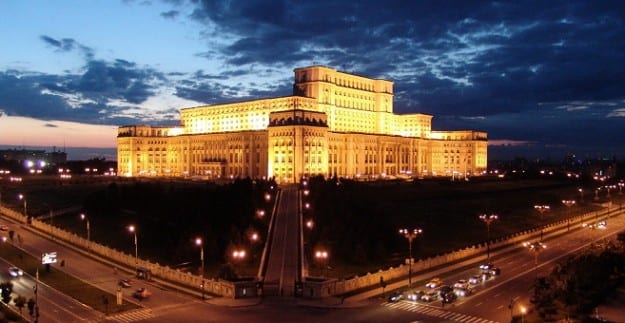 قصر البرلمان الروماني من أفضل الاماكن السياحية في بوخارست
