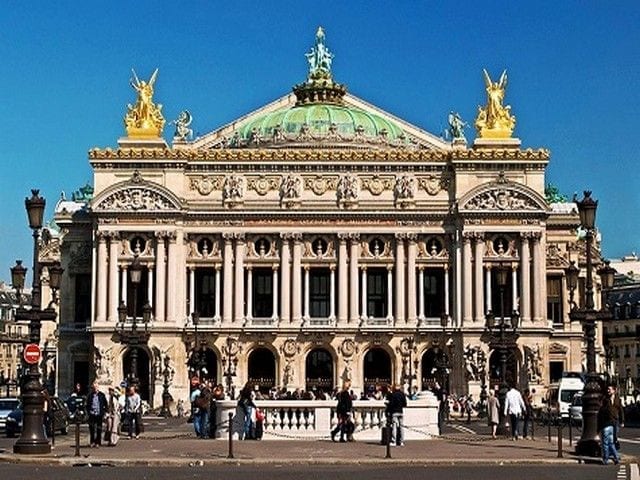 قصر غارنييه في باريس