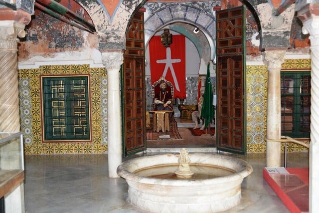 قصر احمد باي بقسنطينة من أفضل الاماكن السياحية في قسنطينة